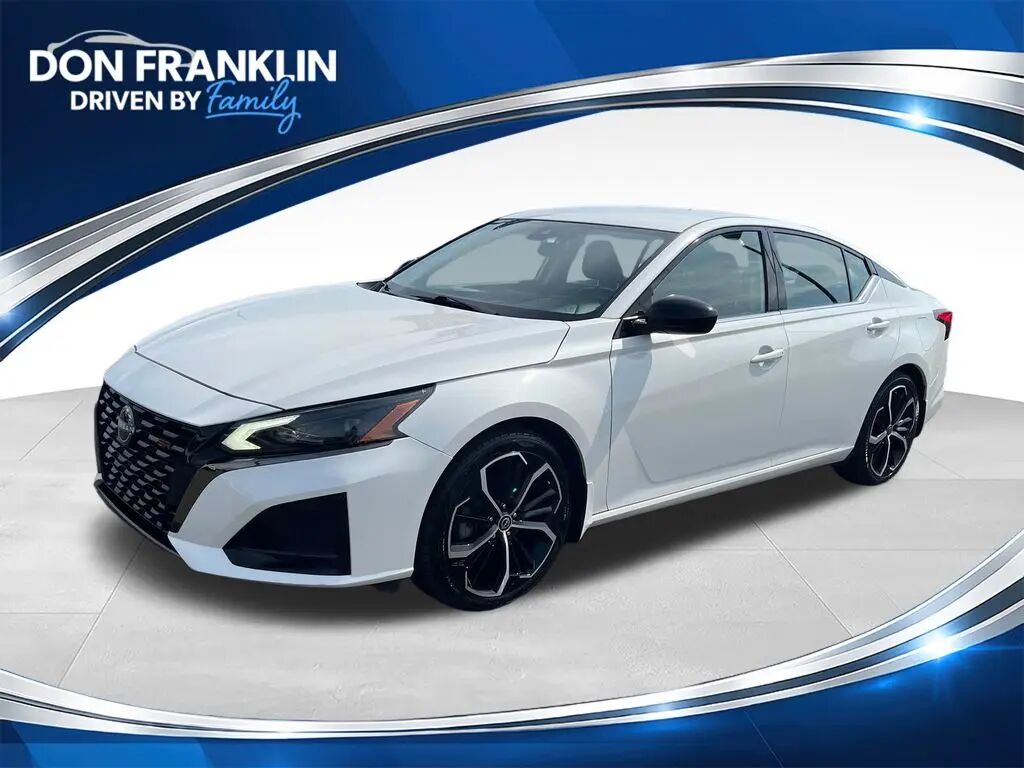 2023 Nissan Altima 2.5 SR — photo 1 of 25