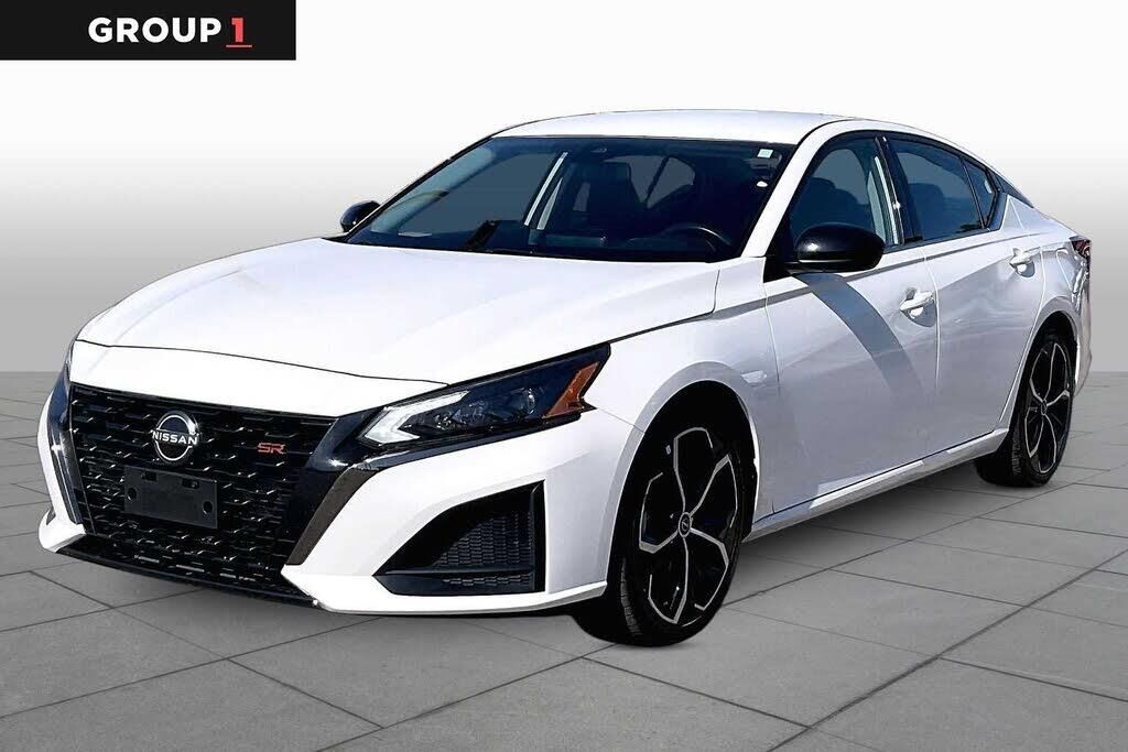 2024 Nissan Altima 2.5 SR — photo 1 of 13