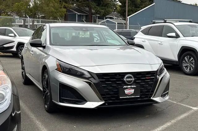 2024 Nissan Altima 2.5 SR — photo 1 of 3