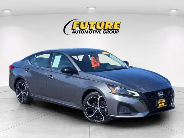 2024 Nissan Altima 2.5 SR — photo 1 of 39