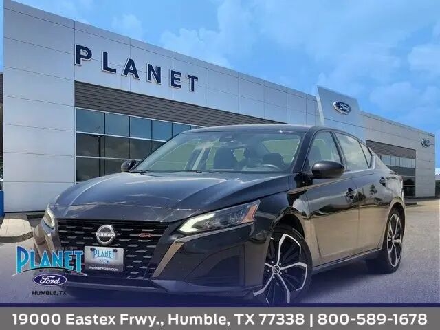 2025 Nissan Altima 2.5 SR — photo 1 of 193