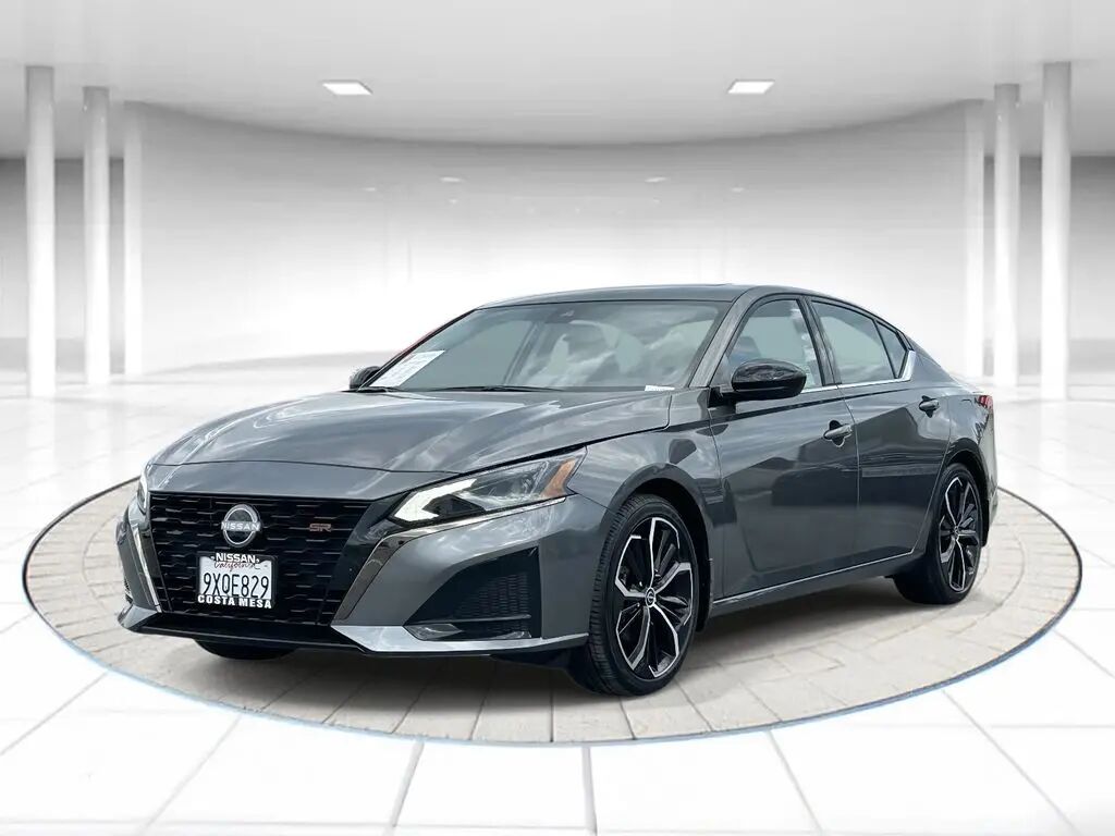 2025 Nissan Altima 2.5 SR — photo 1 of 13