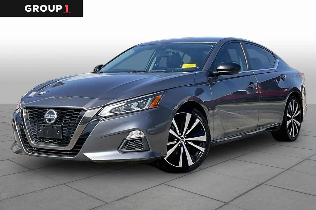 2020 Nissan Altima 2.5 SR — photo 1 of 12