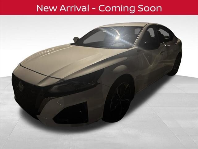 2023 Nissan Altima 2.5 SR — photo 1 of 5