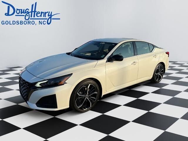 2025 Nissan Altima 2.5 SR — photo 1 of 26