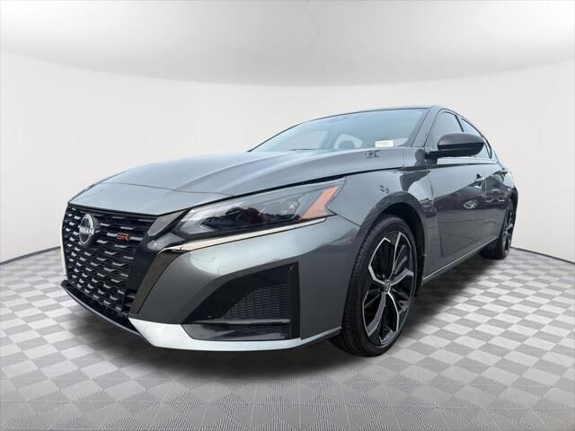 2025 Nissan Altima 2.5 SR — photo 1 of 32