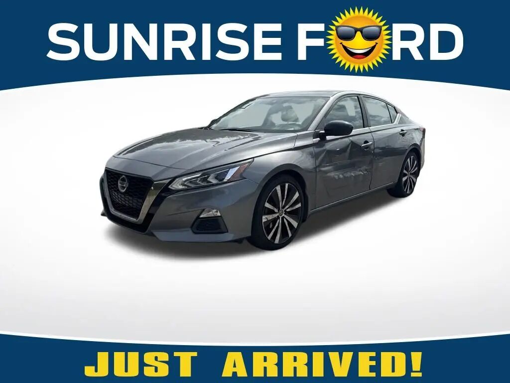 2020 Nissan Altima 2.5 SR — photo 1 of 26