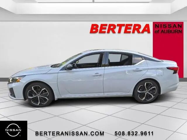 2023 Nissan Altima 2.5 SR