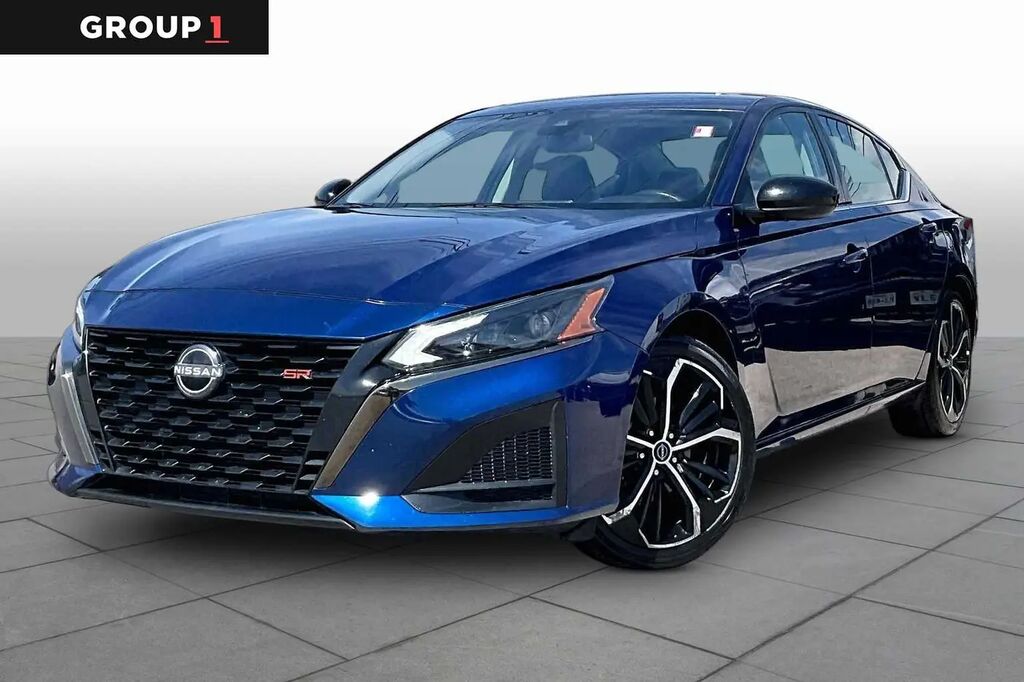 2024 Nissan Altima 2.5 SR — photo 1 of 25