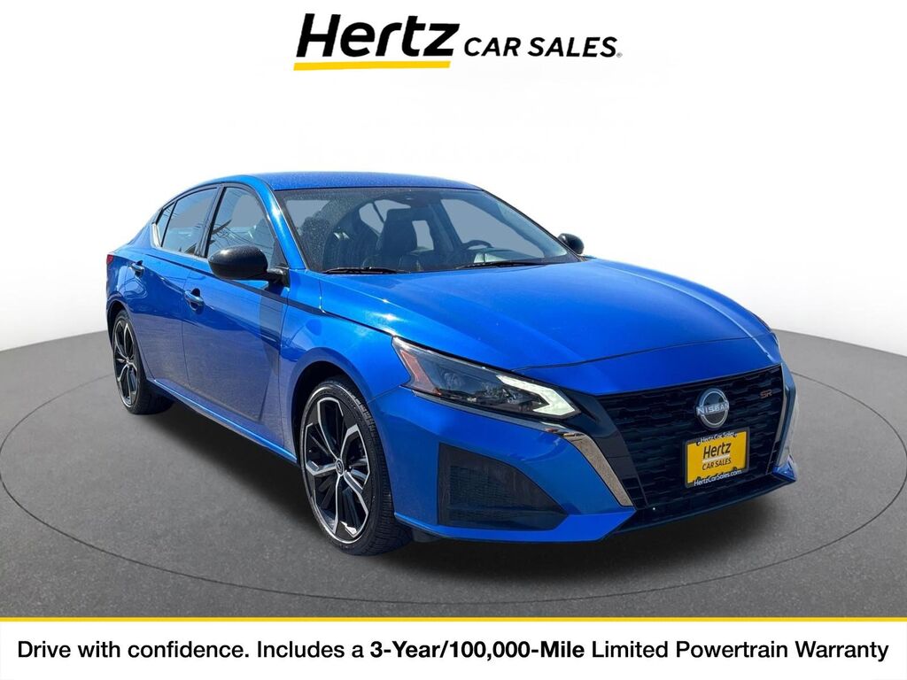 2025 Nissan Altima SR — photo 1 of 11