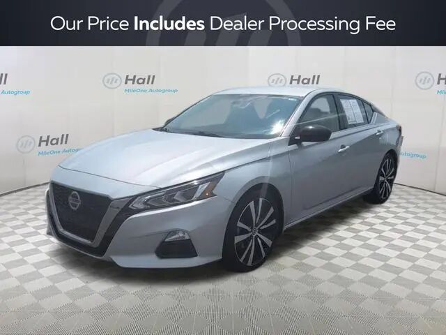 2020 Nissan Altima 2.5 SR — photo 1 of 13