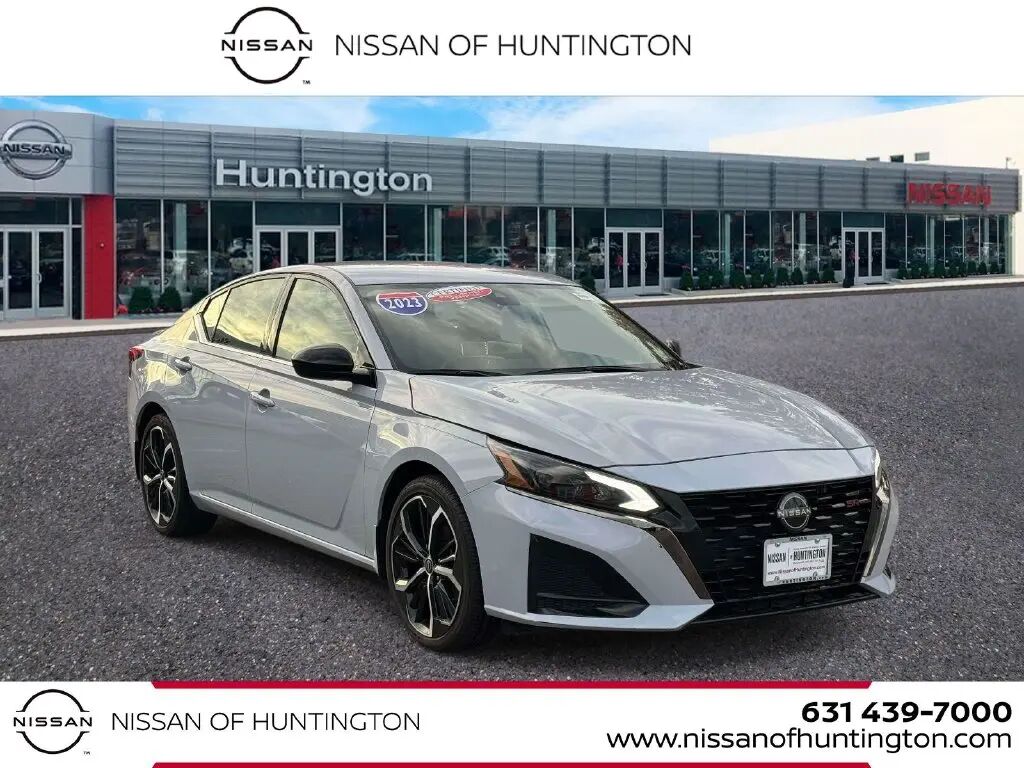 2023 Nissan Altima 2.5 SR — photo 1 of 13
