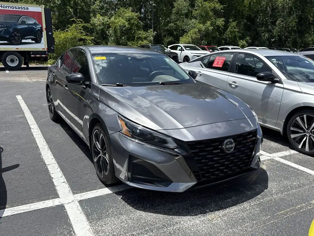 2024 Nissan Altima 2.5 SR — photo 1 of 24