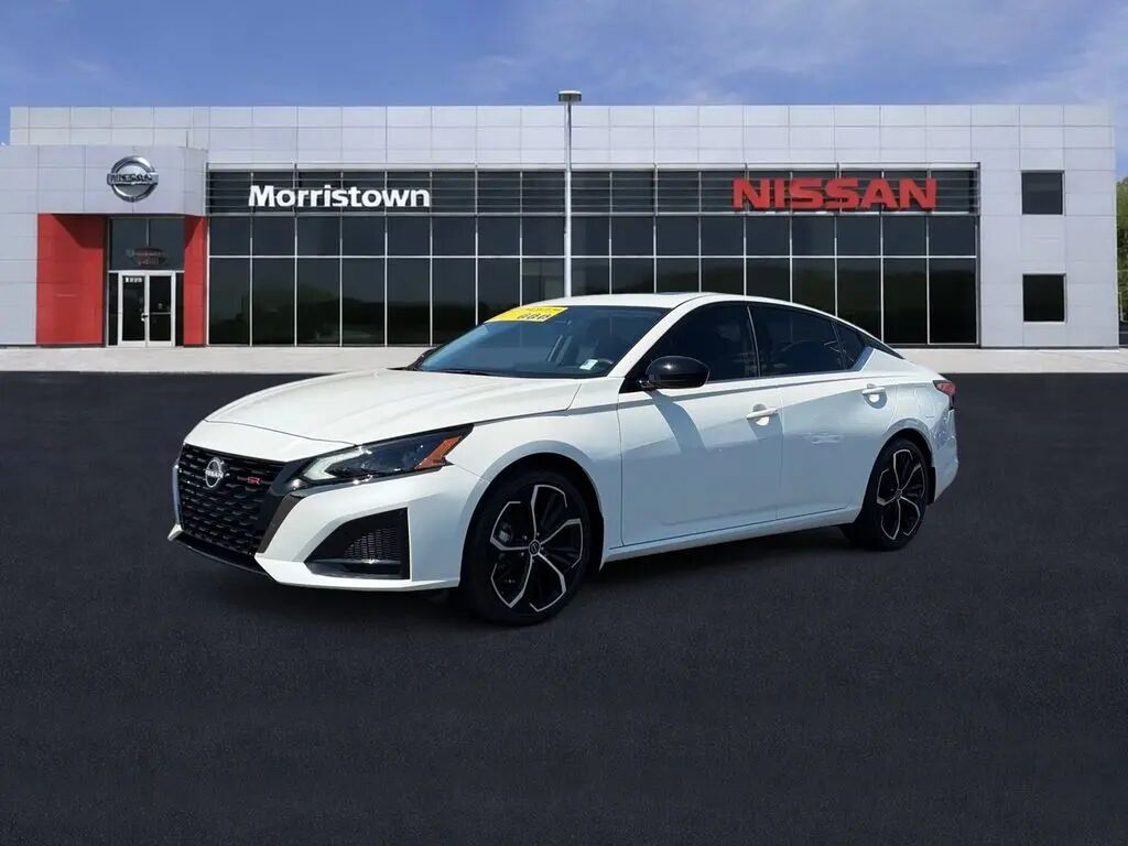 2024 Nissan Altima 2.5 SR — photo 1 of 27