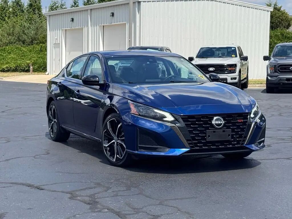 2024 Nissan Altima 2.5 SR — photo 1 of 13