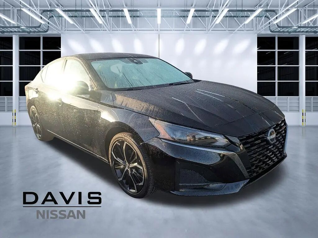 2025 Nissan Altima 2.5 SR — photo 1 of 25