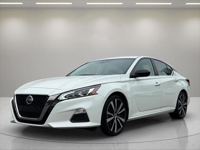 2022 Nissan Altima 2.5 SR — photo 1 of 13