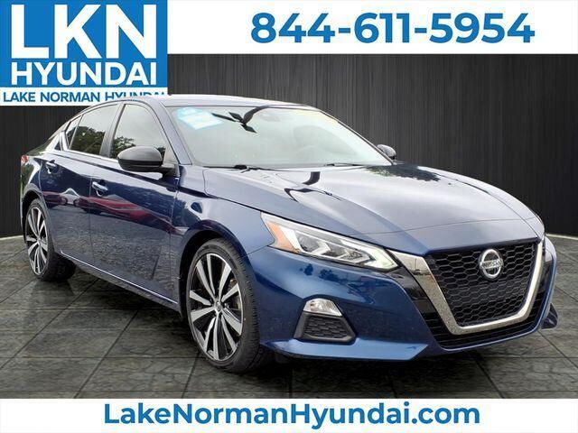2022 Nissan Altima 2.5 SR — photo 1 of 38
