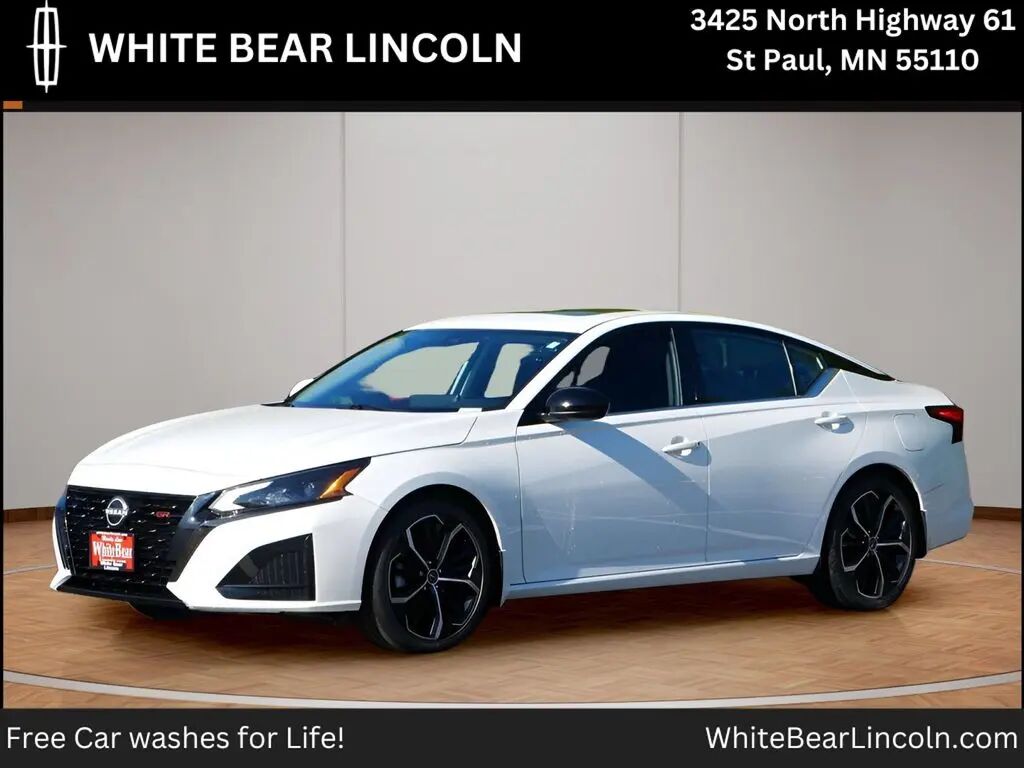 2023 Nissan Altima 2.5 SR — photo 1 of 13
