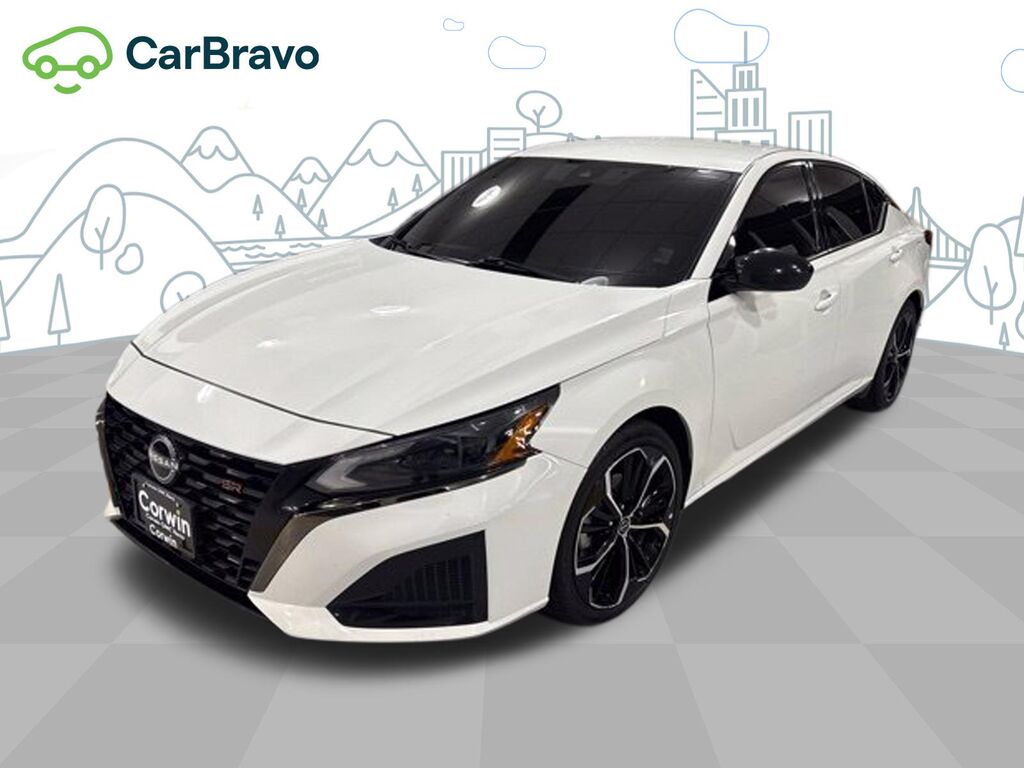 2023 Nissan Altima SR FWD — photo 1 of 7
