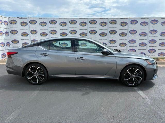 2023 Nissan Altima 2.5 SR — photo 1 of 13