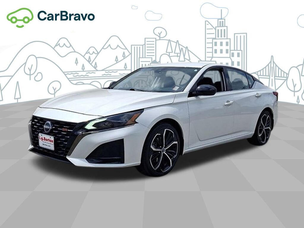 2023 Nissan Altima SR FWD — photo 1 of 6