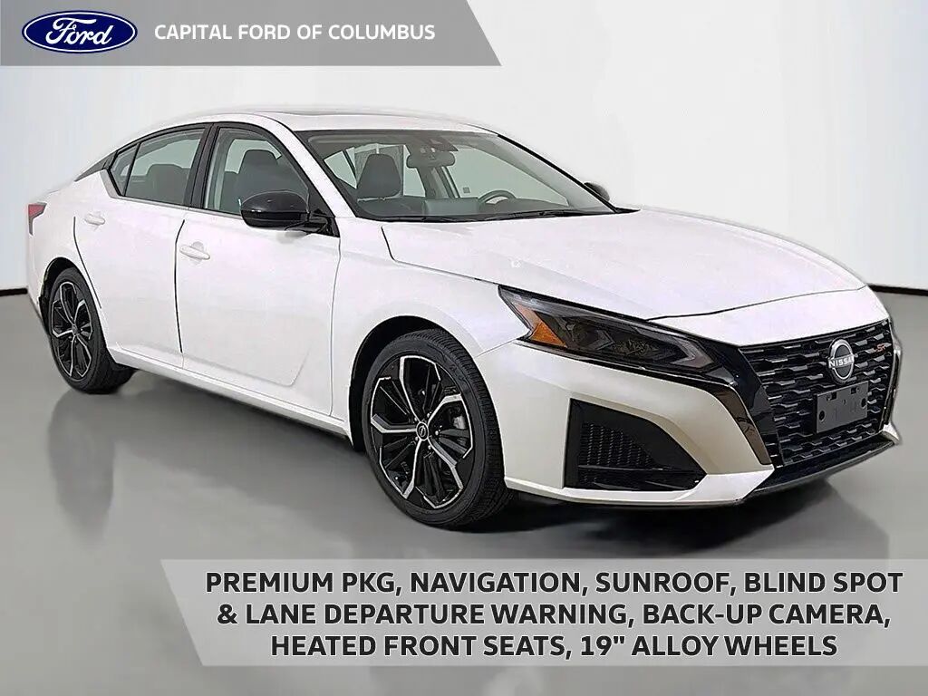 2023 Nissan Altima 2.5 SR — photo 1 of 11