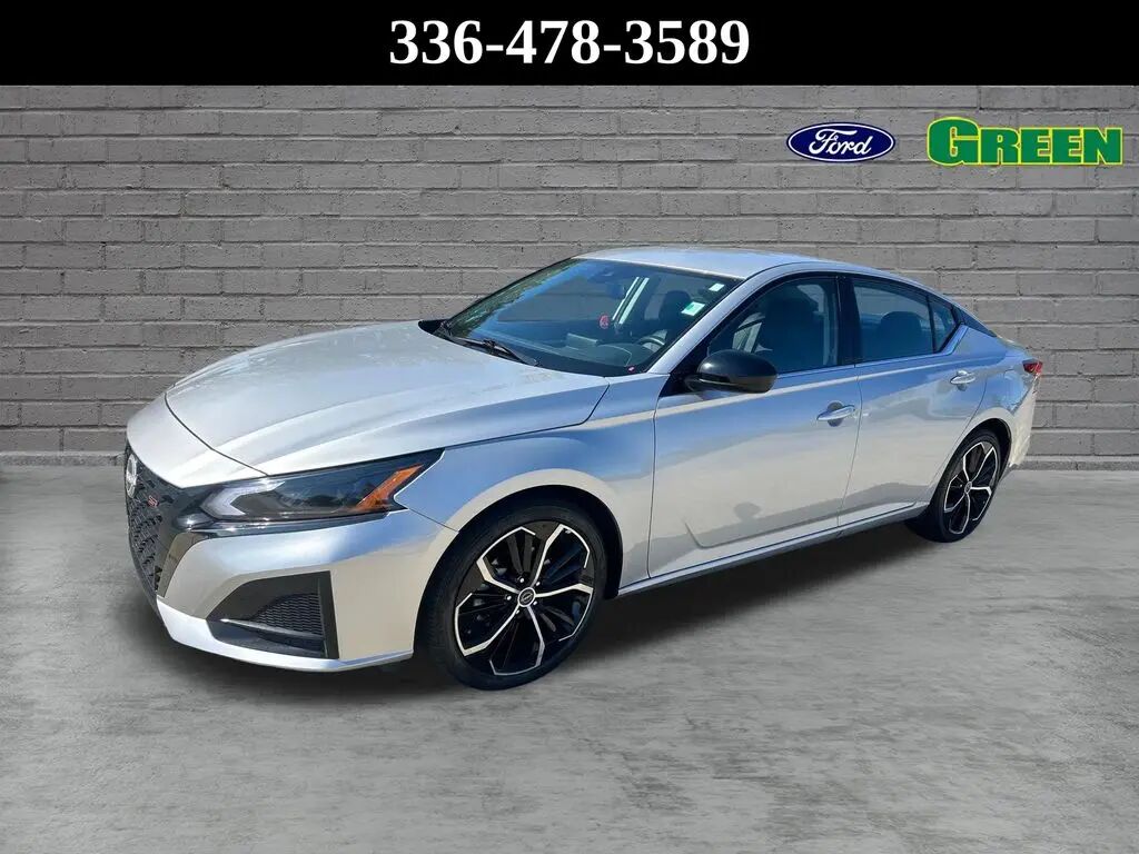 2025 Nissan Altima 2.5 SR — photo 1 of 12