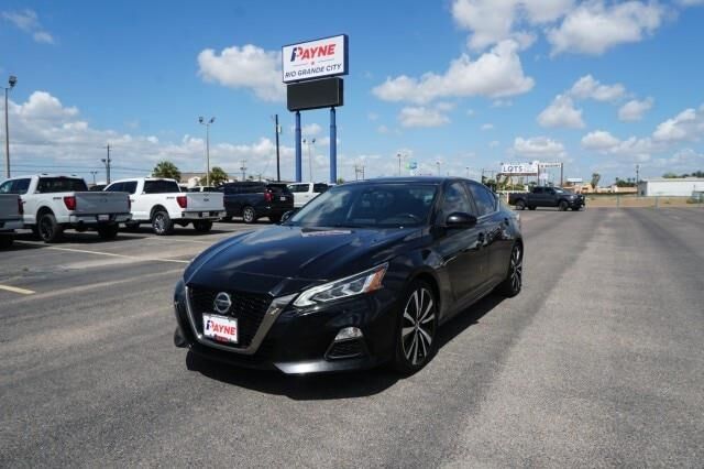 2020 Nissan Altima 2.5 SR — photo 1 of 13