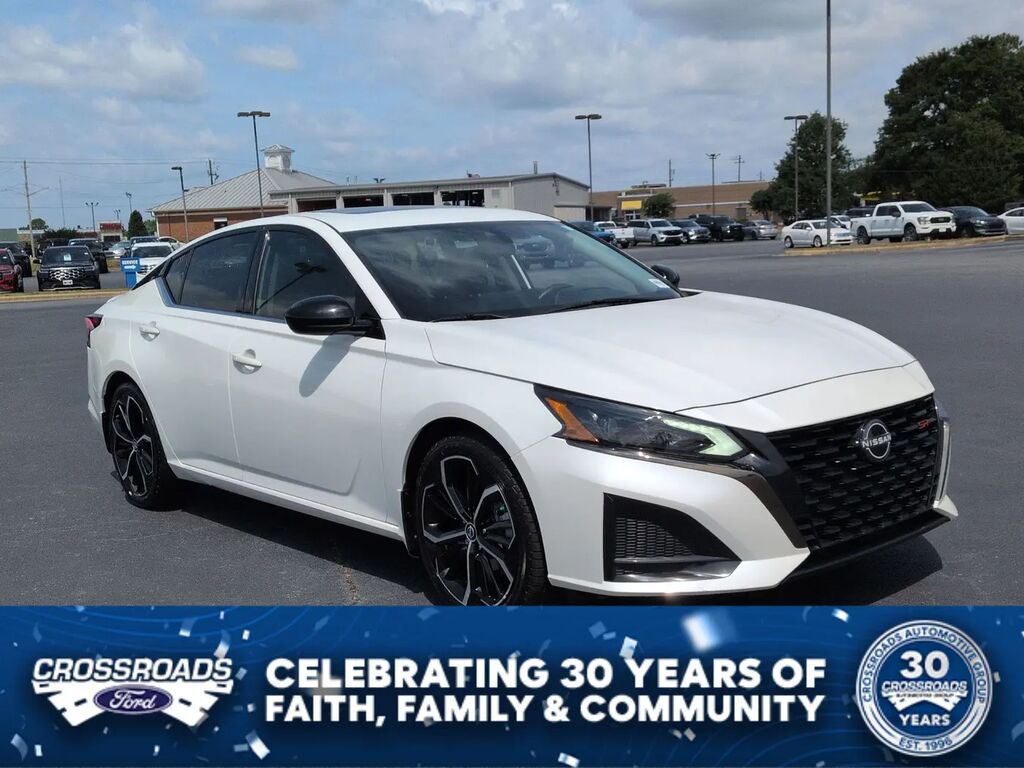 2024 Nissan Altima 2.5 SR — photo 1 of 14
