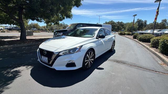 2022 Nissan Altima 2.5 SR — photo 1 of 13