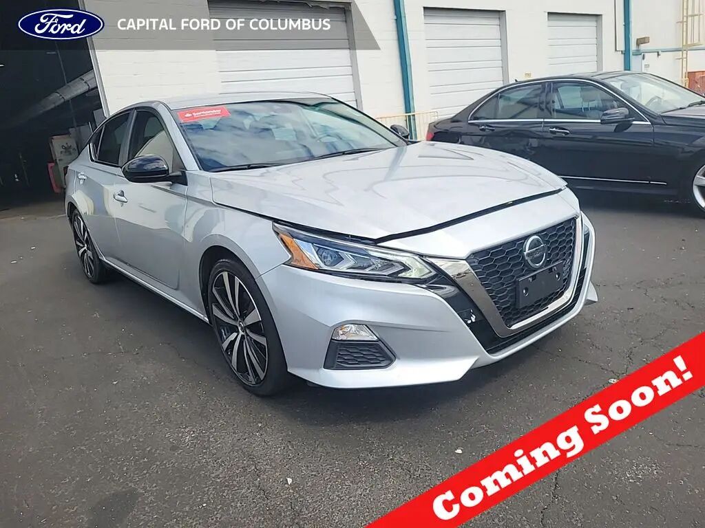 2022 Nissan Altima 2.5 SR — photo 1 of 12