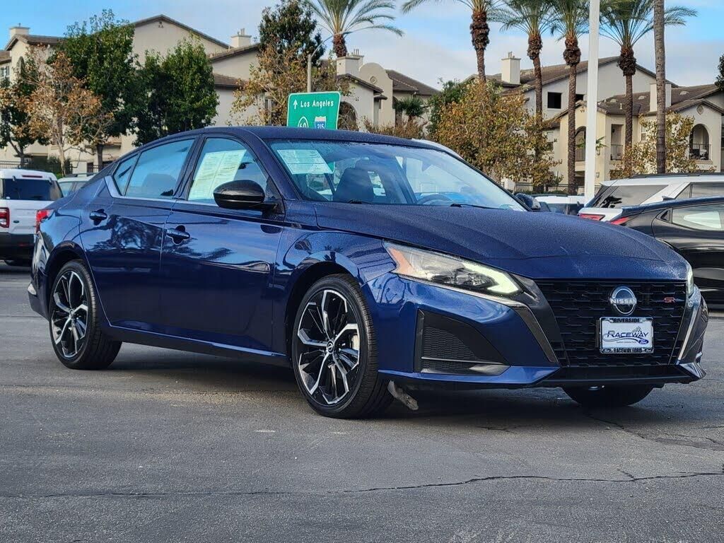 2023 Nissan Altima 2.5 SR — photo 1 of 1