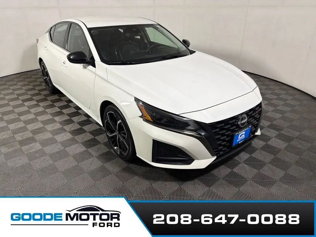 2024 Nissan Altima 2.5 SR — photo 1 of 13