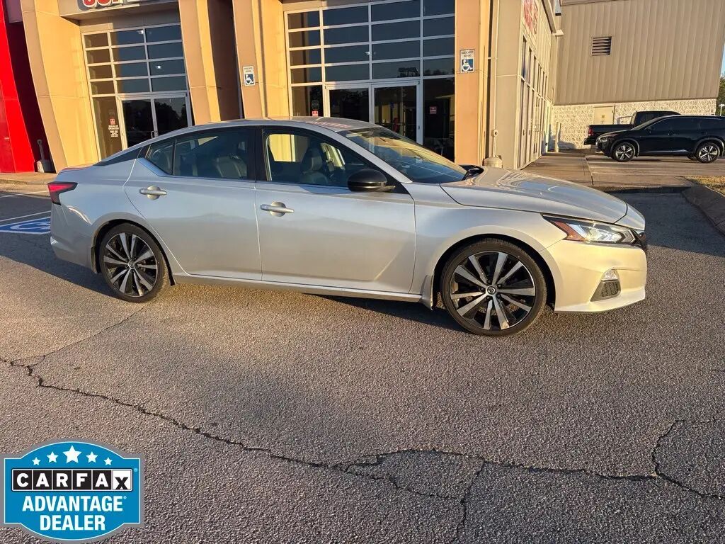 2020 Nissan Altima 2.5 SR — photo 1 of 2