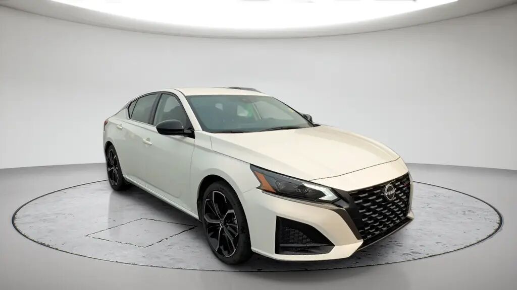 2024 Nissan Altima 2.5 SR — photo 1 of 52