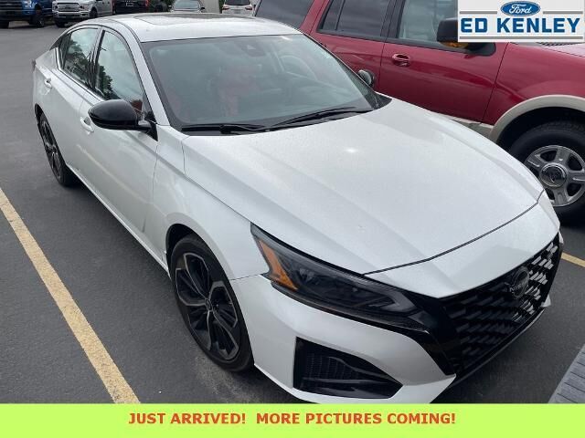 2024 Nissan Altima 2.5 SR — photo 1 of 8