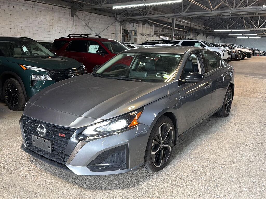 2024 Nissan Altima 2.5 SR — photo 1 of 13