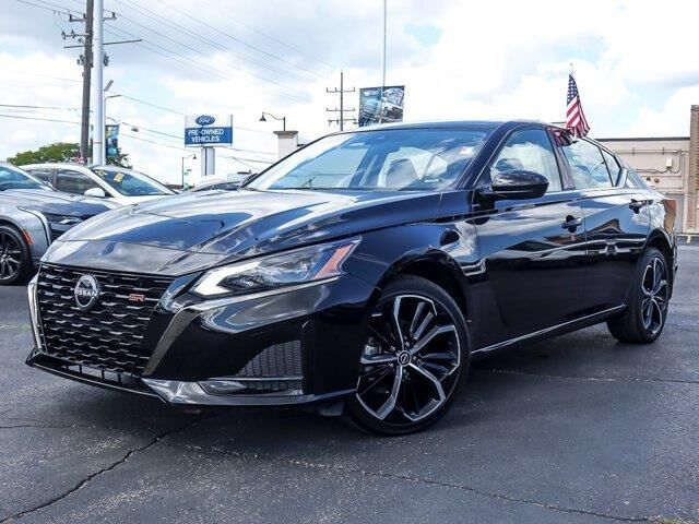 2023 Nissan Altima 2.5 SR — photo 1 of 26