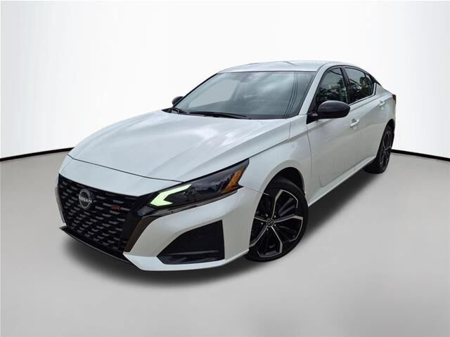 2023 Nissan Altima 2.5 SR — photo 1 of 26