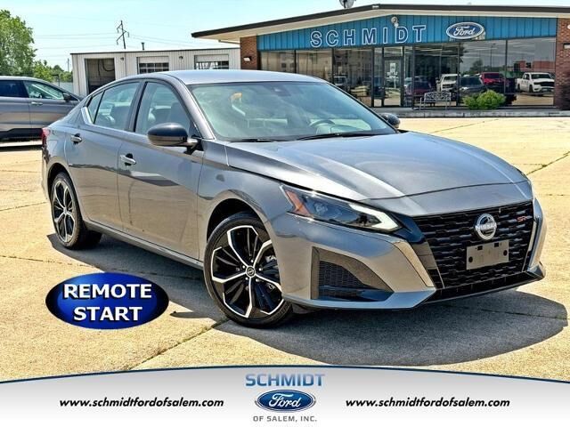 2025 Nissan Altima 2.5 SR — photo 1 of 13