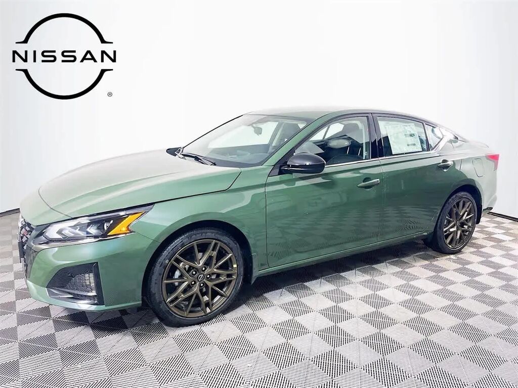 2025 Nissan Altima 2.5 SR — photo 1 of 6