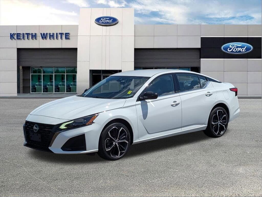 2023 Nissan Altima 2.5 SR — photo 1 of 2