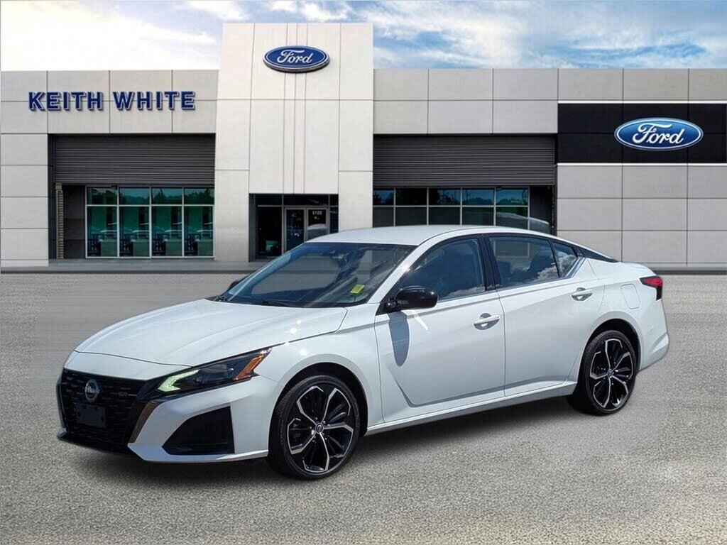 2023 Nissan Altima 2.5 SR — photo 1 of 1