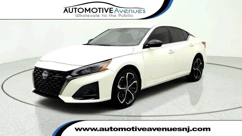 2024 Nissan Altima 2.5 SR — photo 1 of 26