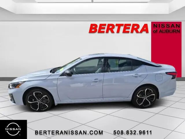 2024 Nissan Altima 2.5 SR — photo 1 of 13