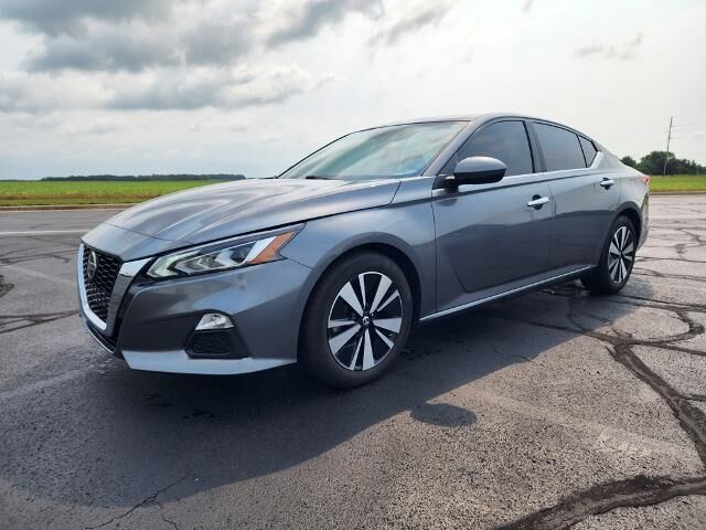 2021 Nissan Altima 2.5 SV — photo 1 of 1