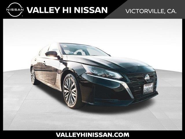2023 Nissan Altima 2.5 SV — photo 1 of 28