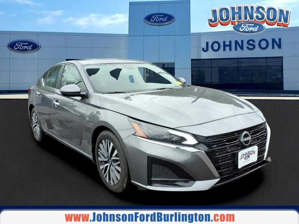 2023 Nissan Altima 2.5 SV — photo 1 of 13
