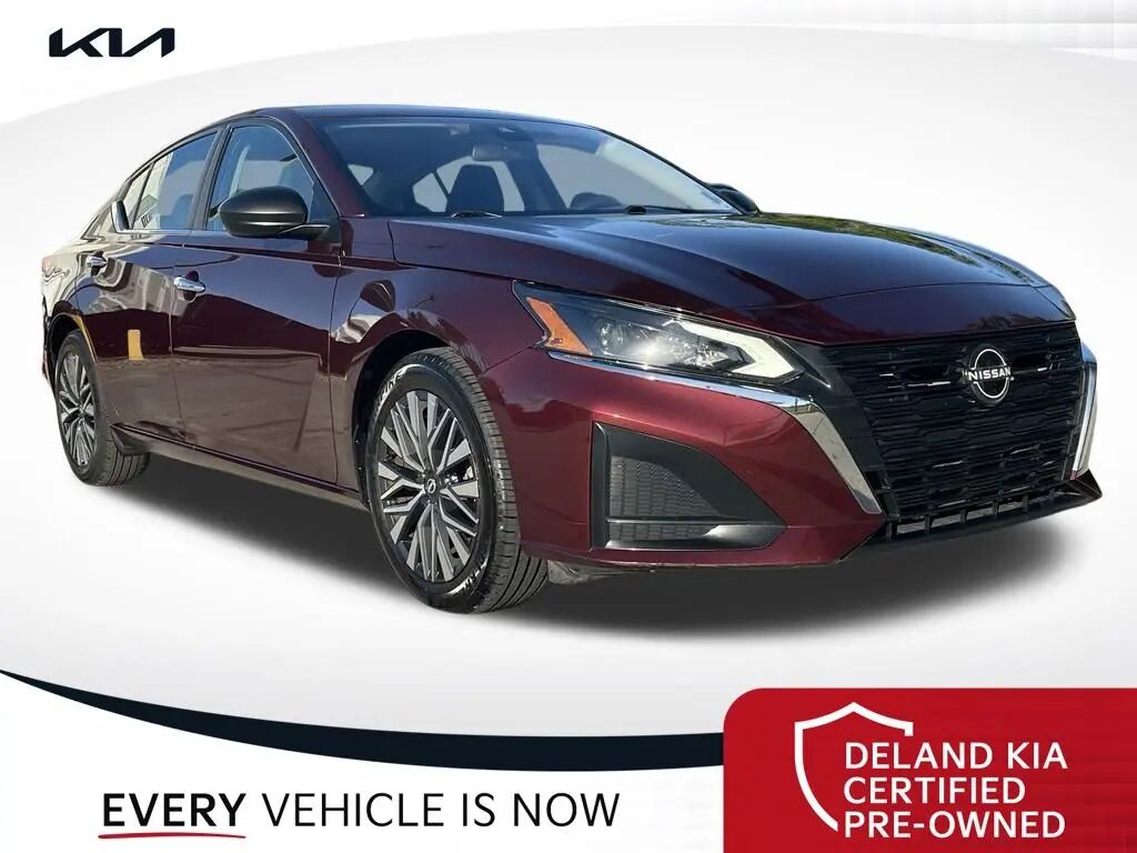 2024 Nissan Altima 2.5 SV — photo 1 of 13